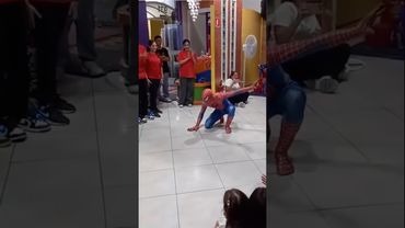 Esse HOMEM-ARANHA é o bichão mesmo! 😱😱👏👏