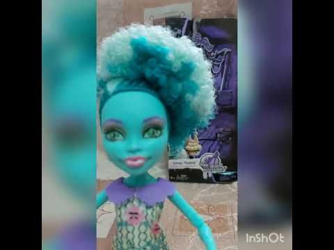 Распаковка и обзор куклы монстер хай Хани Свомп