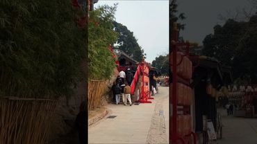 Today, Xixi and his family were spotted at Longyin Tiancheng.hope they have a great time #luoyunxi