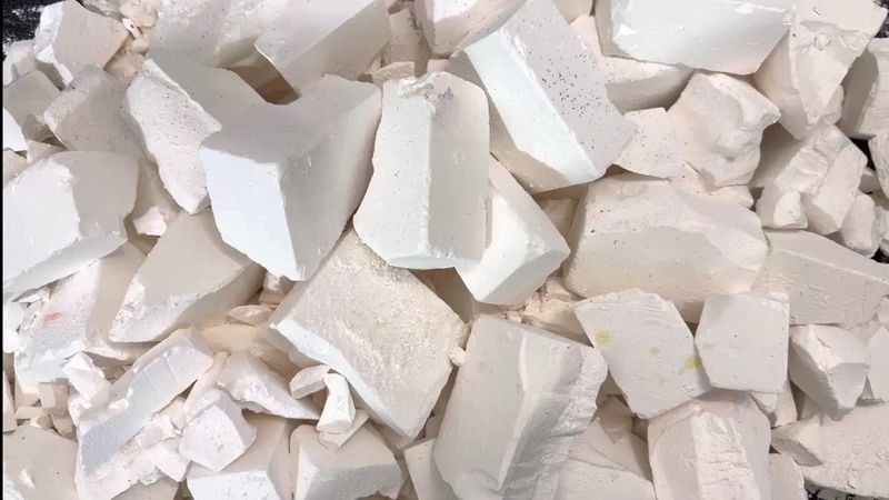 Soft Broken Buttery Fluffy Powdery Gym Chalk Blocks Crush ASMR Oddlysatisfying Sleepaid Therapy ASMR