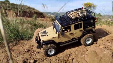 rc crawler. 1/10 scale jeep.