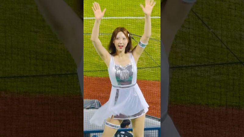 더 크게 웃어봐! #이금주 #이금주치어리더#ktwiz #kt위즈 #kt위즈치어리더