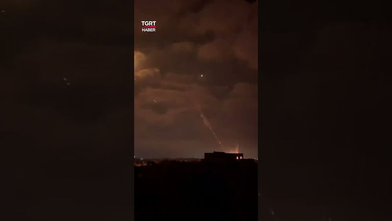 İran’a ait bir hipersonik balistik füzenin, çok yüksek terminal dalış hızıyla İsrail’i vurduğu an!