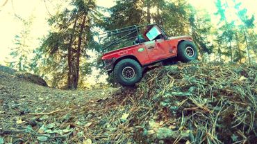 Bishop's RC Crusade - Land Rover Defender D90 - Crawling #1