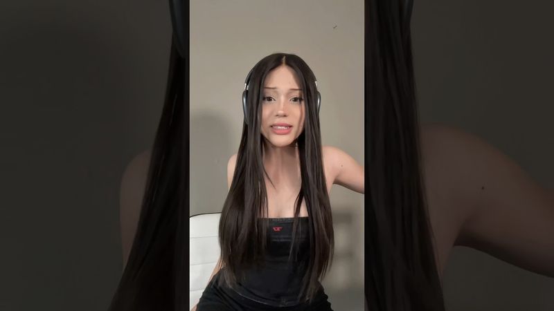 Leyendo comentarios por ser trans 😭🏳️‍⚧️ #trans #comedia #shorts #humor #isofigirl #memes