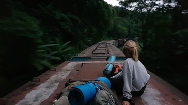 Carona Perigosa em um trem de carga.