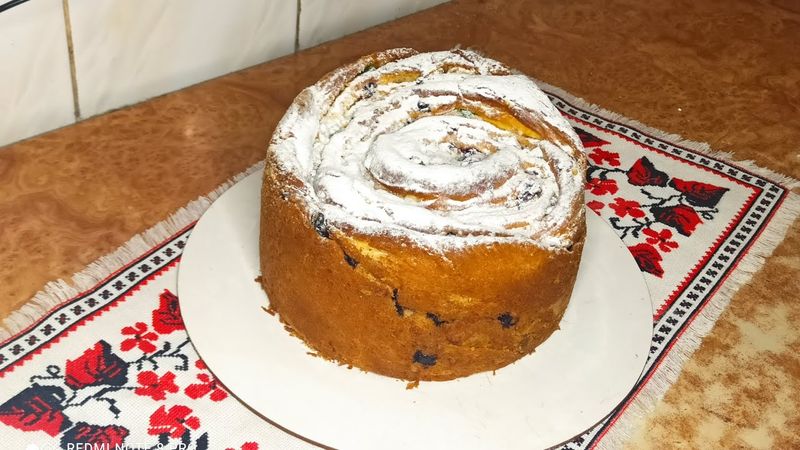 ПАСКА - КРАФФІН,чууудова, ароматна,пухка до свят.Смачнюча,варта того,щоб її приготувати