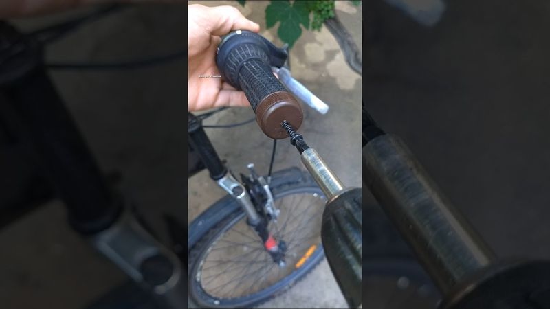 Cyclists! This Trick with a Cap and Bike Grips Will Come in Handy #bike #tips #tricks