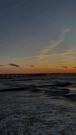 TG: @jelfbonus / YT: @jelflive / #jelf #приколы #смешноевидео #лучшее #рекомендации #реки #смешно #смех #кружки #приколыдослез Mercedes-Benz 300 SLR Uhlenhaut - самая дорогая машина Цена: $142 млн Мощность мотора: 310 л.с. Максимальная скорость: 290 км/ч Mercedes-Benz 300 SLR Uhlenhaut – весьма знаменитый автомобиль. Известно, что он является самым дорогим автомобилем в мире на нашу эпоху, а также самой дорогой машиной в истории человечества. В 2022 году за него были заплачены огромные 135 миллионов евро, что на тот момент соответствовало 142 миллионам долларов. 300 SLR Uhlenhaut — это своеобразная дорожная адаптация гоночного родстера 300 SLR, специально разработанного для участия в самых престижных гонках 1950-х годов. Всего были созданы лишь два экземпляра этого автомобиля с жесткой крышей и типичными для него дверьми, автомобиля получили свои названия в честь одного из соучредителей 300 SLR - Рудольфа Уленхаута, который сам использовал купе этой модели в качестве своего личного автомобиля. Некогда оба автомобиля 300 SLR Uhlenhaut находились в музее шлом году Mercedes-Benz, но в прошлом году компания приняла решение продать одну из них. Именно ту двухдверную модель, на которой покатался сам Уленхаут, продали на закрытом аукционе. Приобретенные средства были вложены в финансирование разнообразных образовательных проектов. Хотя имя покупателя так и осталось тайной, известно, что он согласился время от времени предоставлять автомобиль для публичных показов. Существуют и другие роскошные автомобили, к которым можно отнести модели, такие как «Pagani Huayra BC», «Lykan HyperSport» и многие другие. Все они отличаются элитарностью, высочайшим качеством и ценой, которая зачастую кажется недостижимой для обычных автомобилистов. Топовые бренды автомобилей, такие как Bugatti, Rolls-Royce, Lamborghini и другие, постоянно соревнуются друг с другом, стремясь создать машиНЫ С НОВЫМИ рекордами скорости, исключительным дизайном и несравненным комфортом. Большинство самых дорогих автомобилей в мире являются
 уникальными экземплярами, специально созданными для состоятельных покупателей по индивидуальному заказу. Путешествуя по улицам городов,
 маловероятно заметить их, ведь многие из этих автомобилей будут храниться в частных гаражах своих владельцев, стремясь сохранить их вдали от посторонних глаз. Очевидно, что стоимость этих машин превышает все ожидания и может достигать нескоЛЬКИ» миллионов долларов. Таким образом, мир самых дорогих автомобилей представляет собой уникальную нишу, доступную лишь небольшому кругу людей.