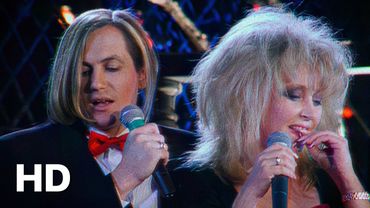 Алла Пугачёва и Сергей Челобанов - Сыграем в любовь (Official HD Video) [«Рождественские встречи»]