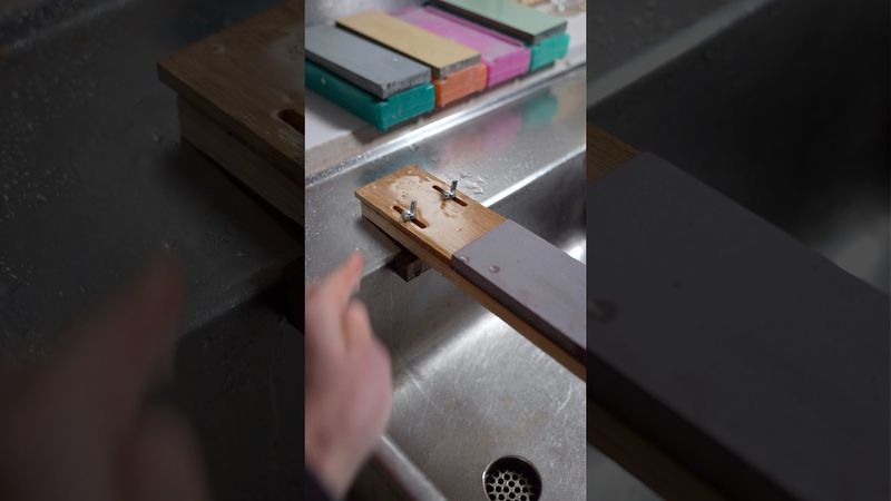 Making a holder for a sharpening stone in oak #jig #diy #woodworking
