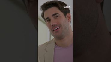 Manuel se arma de valor para invitar a Irasema a salir #LaRosaDeGuadalupe #Uninovelas