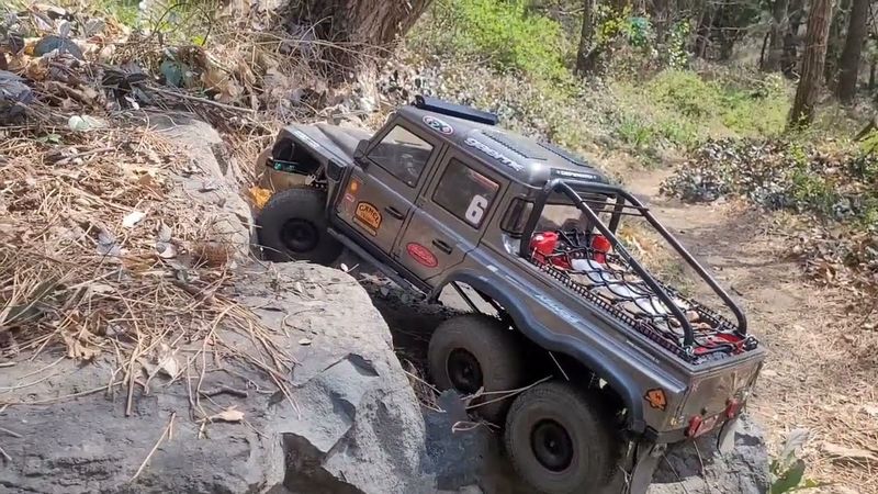 yk6101 defender mountain climbing
