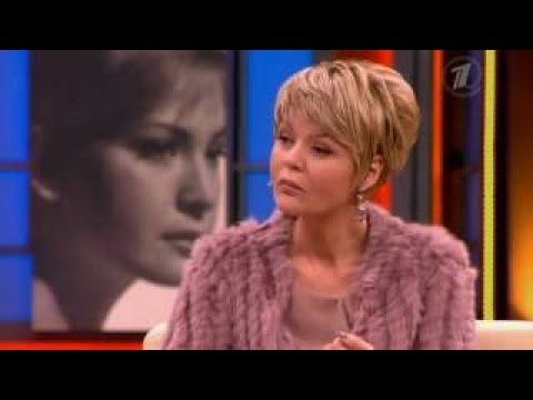 Максакова и её внучка грубят журналистам