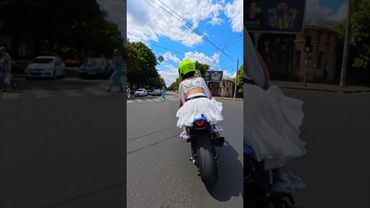 Хотел её ВПЕЧАТЛИТЬ, но платье всё сделало за меня!🏍️😂 #мото #bikelover #bikelife