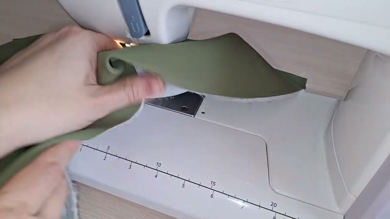 Пошив жакета  Соединение деталей полочки и подборта