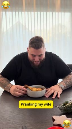 Pranking my wife 🤣#funnyprank #couple #coupleprank #funnyvideos #fyp ...