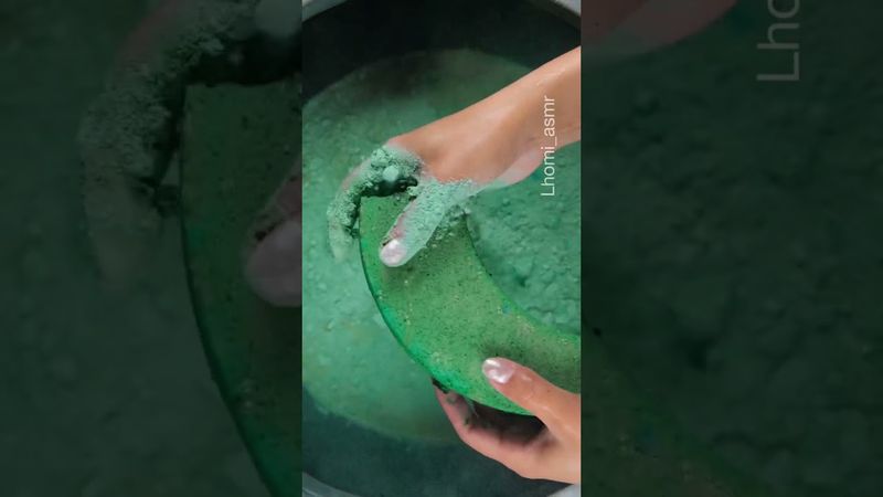 Green dipped hydrophobic moon #asmr #gymchalk