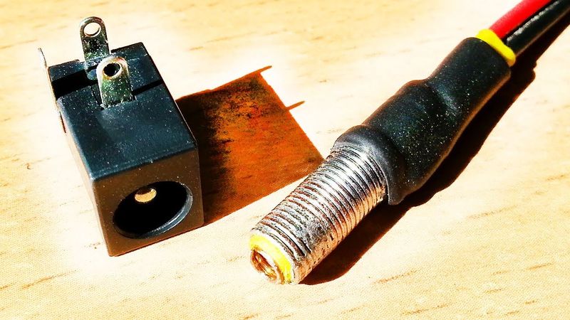Делаем круглый штекер размера 5,5/2,5 под гнездо питания, самодельный разъем ПАПА из медной поволоки