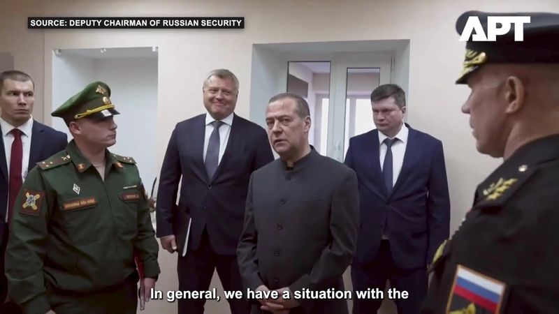 Если бы этот мужик еще был президентом России, тогда боюсь что ничего бы не осталось от Зеленского