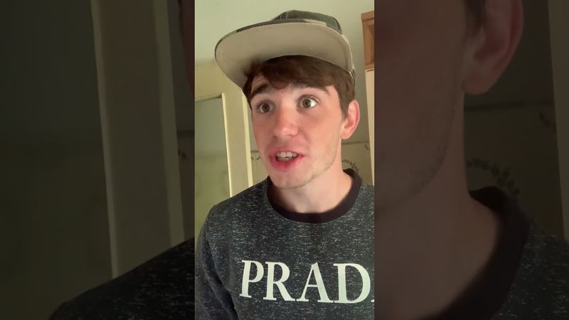 😂ПАПА ПОДАРИЛ ТЕЛЕФОН #прикол #юмор #смех