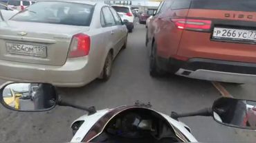 мотоблудни 11' покатала девушку пассажиром на её же мотоцикле