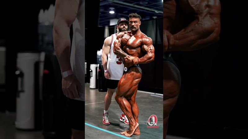 CBUM POSING BACKSTAGE BEFORE 2024 60TH MR OLYMPIA