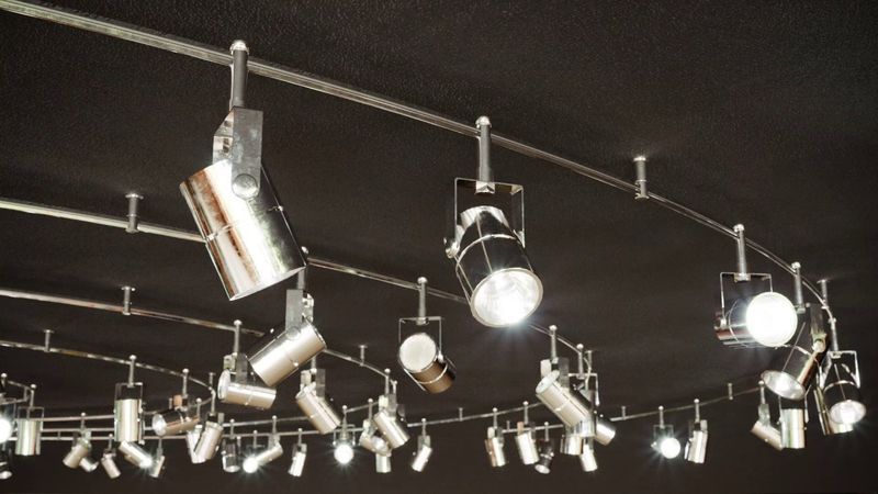 TUTORIAL: Creating track lighting with RailClone in 3ds Max (intermediate)