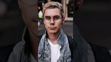 Умный человек в очках скачать обои. Subscribe. #amkalesports #csgo #cs2