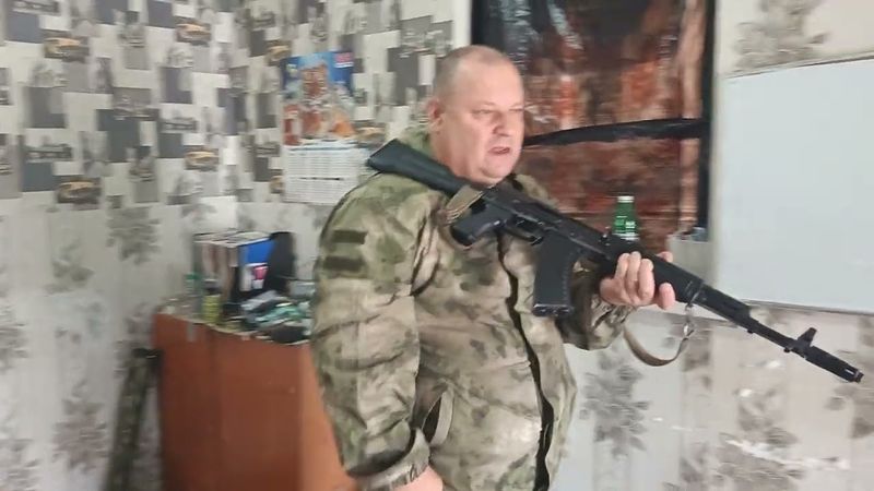 Автомат Калашникова заряжание и смена магазина