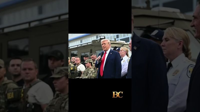 Tak ada patroli, tapi Trump kunjungi polisi dan militer di DC saat ia menggembar-gemborkan geraka...