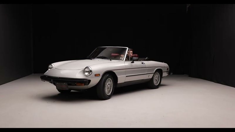 1981 Alfa Romeo 2000 Spider Veloce | Functions
