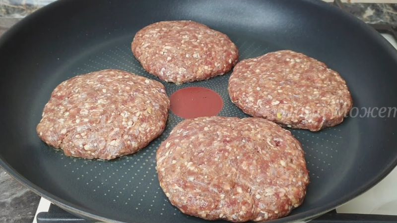 I call these cutlets "Royal"! I cook them when I want particularly delicious cutlets.