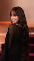 Lisa at the Golden Globes #lisa #blackpink #goldenglobes #onregardequ...