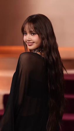 Lisa at the Golden Globes #lisa #blackpink #goldenglobes #onregardequ...