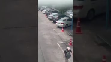 Массовая стрельба на популярном рынке Ор Тор Кор в районе Чатучак в Бангкоке унесла жизни 4 человек