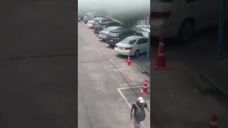 Массовая стрельба на популярном рынке Ор Тор Кор в районе Чатучак в Бангкоке унесла жизни 4 человек