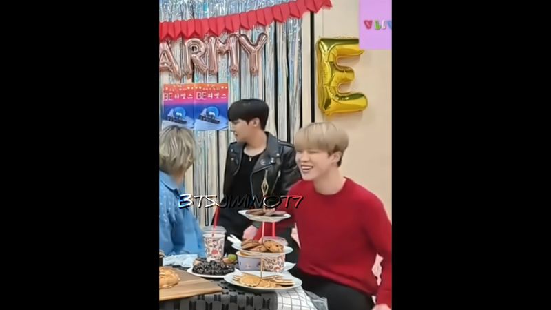 taehyung and jin doing multiple use of balloons😂🤭