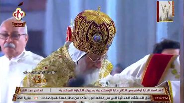 تشاهدون الآن على الهواء قداس عيد القيامة المجيد من الكاتدرائية المرقسية بالعباسية مع البابا تواضروس