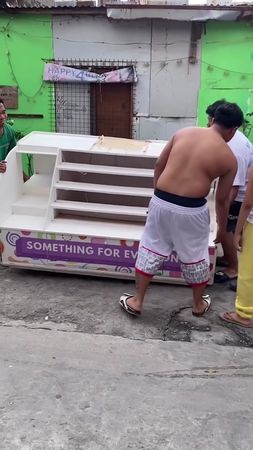 Bro knows how to work smarter in the job #luziwei #meme #Job #work #l...