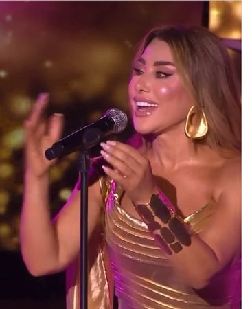 عيش الهوى مالي وخاطر قوي قلبك حب وغامر❣️ #نجوى_كرم #هيدا_حكي #نجوى #f...