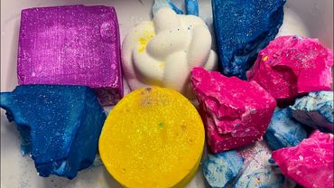 Asmr | Gritty Dyed gym chalk | Reformed gym chalk | Relaxing | Satisfying