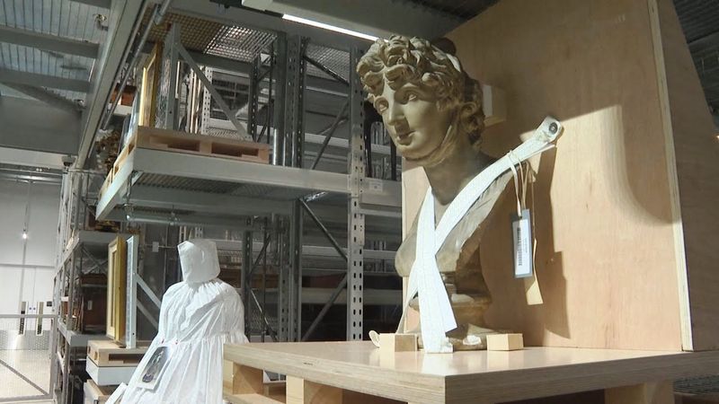 Музей Виктории и Альберта в Лондоне пускает публику в своё хранилище