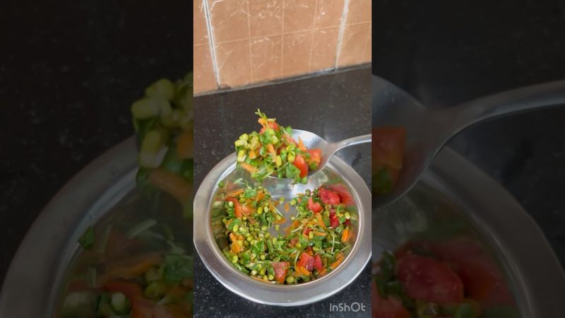 #shorts Microgreens Salad 🌱/Microgreens Salad atHome/Grow Methi #microgreen #shorts #terrace_garden