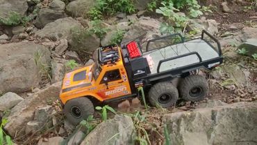 Cross rc EMO XL & YK6101 mountain rock crawling