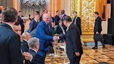 Посмотрите на ЭТИ КАДРЫ! Лукашенко, Путин, Си Цзиньпин, Пашинян слушают "С чего начинается Родина"!