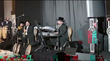 Meir Adler 🎹 Meilech Braunstein 🎤 Shira Choir