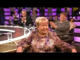 юная китаянка Сюй Мохань исполняет песню птица счастья.