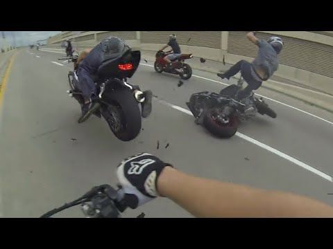 Самые страшные мото дтп попали на видеорегистратор.