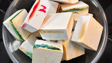 Inside Out Dyed Gymchalk | Satisfying